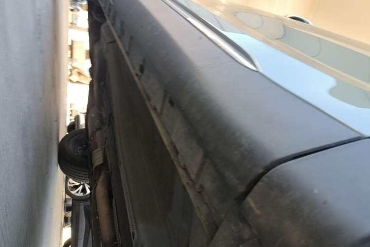 Used EXEED Lingyun 2024 300T Two-Wheel Drive Starlight Edition Right Side Sill