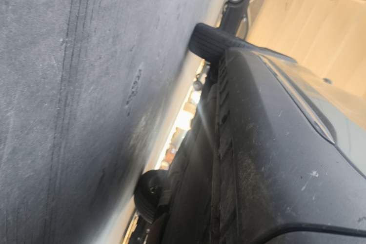 Used EXEED Lingyun 2024 300T Two-Wheel Drive Starlight Edition Right Side Sill
