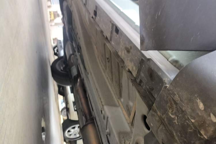 Used EXEED Lingyun 2024 300T Two-Wheel Drive Starlight Edition Right Side Sill