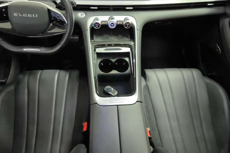Used EXEED Lingyun 2024 300T Two-Wheel Drive Starlight Edition Gear Lever