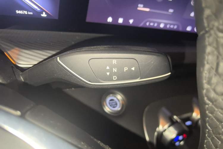 Used EXEED Lingyun 2024 300T Two-Wheel Drive Starlight Edition Gear Lever