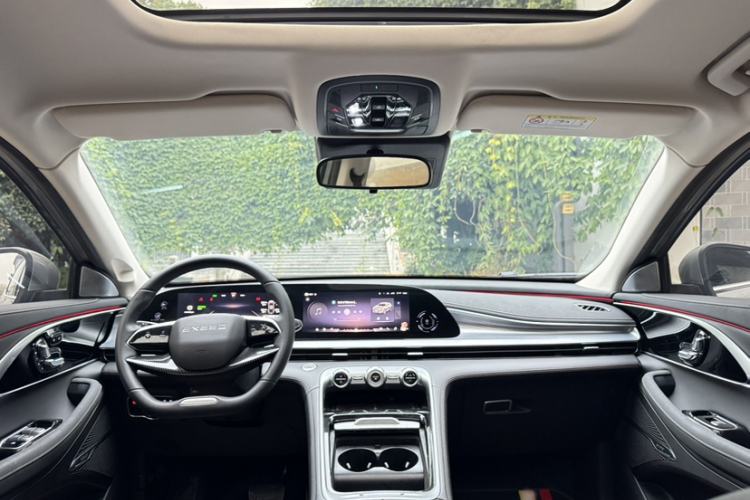 Used EXEED Lingyun 2024 300T Two-Wheel Drive Starlight Edition Interior 2