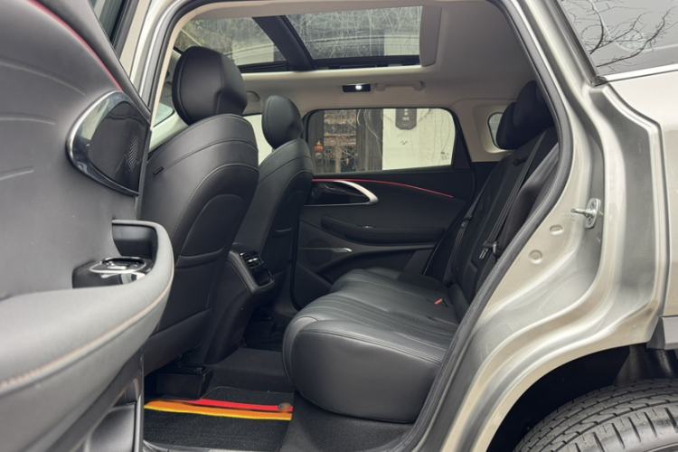 Used EXEED Lingyun 2024 300T Two-Wheel Drive Starlight Edition Interior 5
