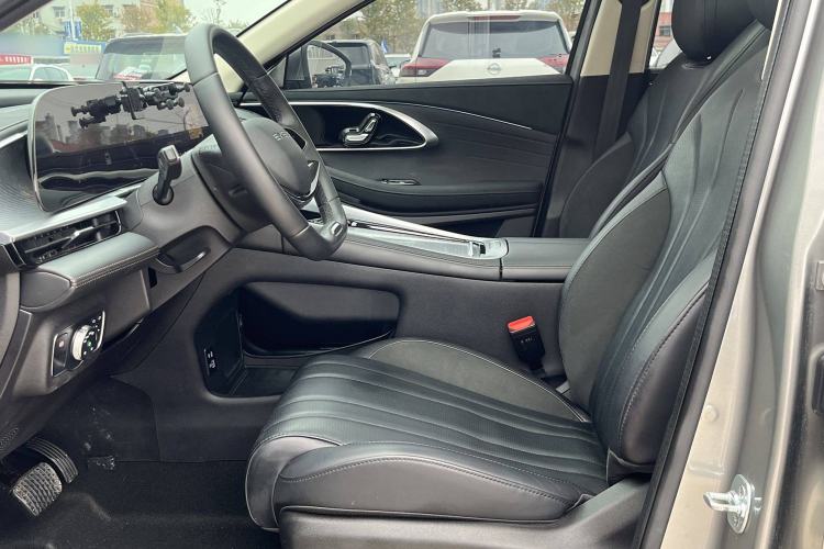Used EXEED Lingyun 2024 300T Two-Wheel Drive Starlight Edition Interior 5