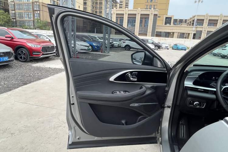 Used EXEED Lingyun 2024 300T Two-Wheel Drive Starlight Edition Interior 7