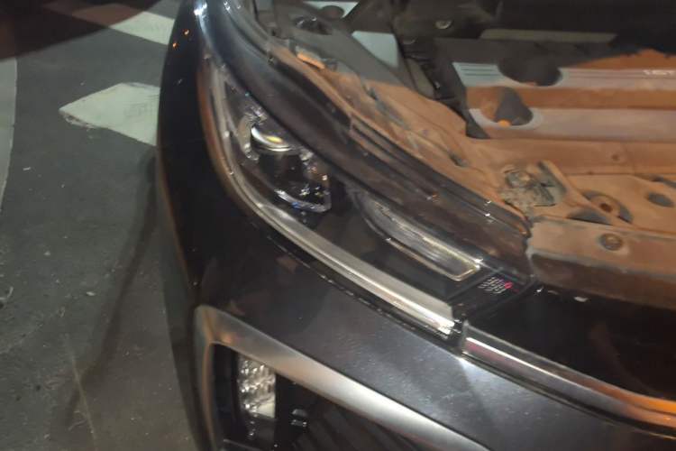 Used EXEED Lingyun 2024 300T Two-Wheel Drive Starlight Edition Right Front Headlight