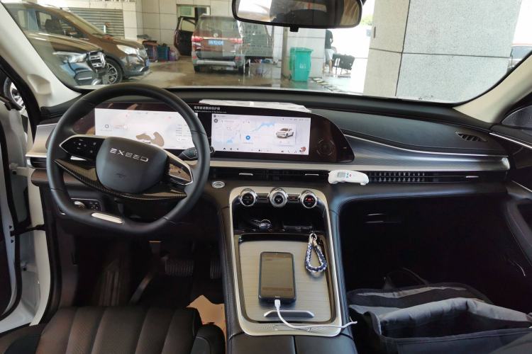 Used EXEED Lingyun 2024 300T Two-Wheel Drive Starlight Edition Center Console