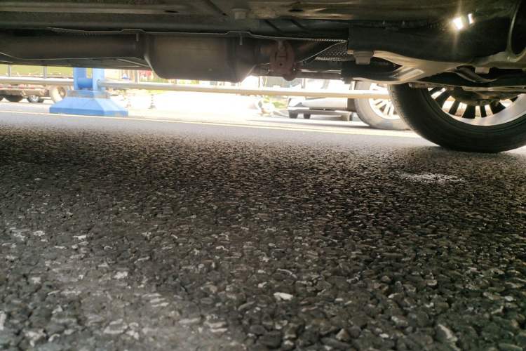 Used EXEED Lingyun 2024 300T Two-Wheel Drive Starlight Edition Chassis Front Right