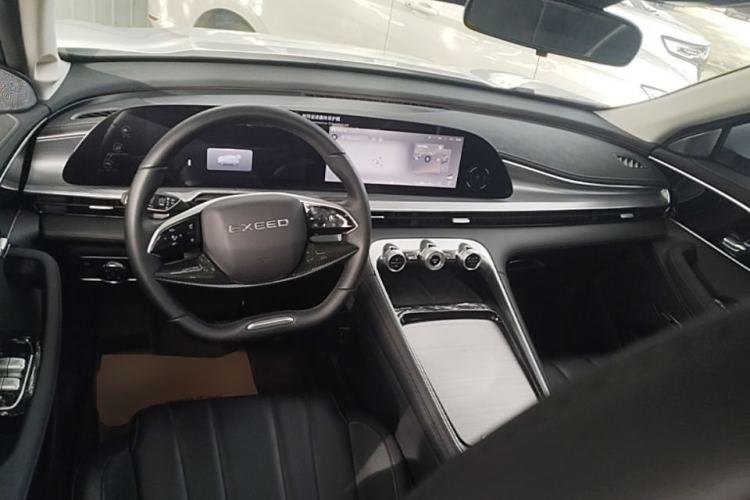Used EXEED Lingyun 2024 400T Two-Wheel-Drive Star Prestige Edition Interior 2