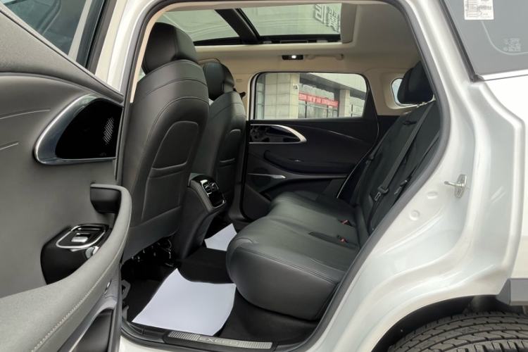 Used EXEED Lingyun 2024 300T Two-Wheel Drive Starlight Edition Interior 5
