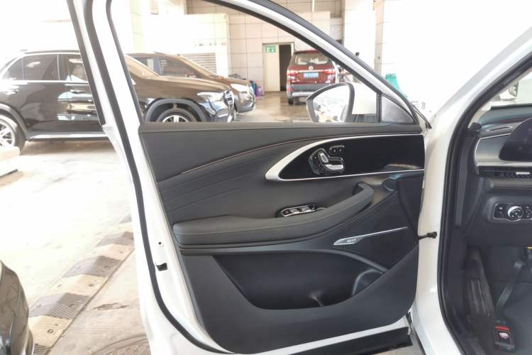 Used EXEED Lingyun 2024 300T Two-Wheel Drive Starlight Edition Left Front Door Interior