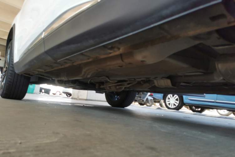 Used EXEED Lingyun 2024 300T Two-Wheel Drive Starlight Edition Left Side Sill