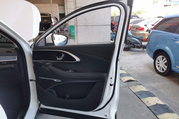 Used EXEED Lingyun 2024 300T Two-Wheel Drive Starlight Edition Right Front Door Interior