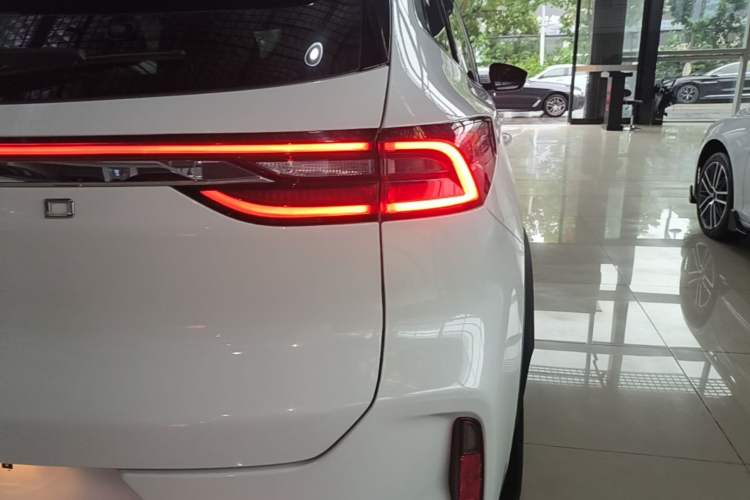 Used EXEED Lingyun 2024 400T Two-Wheel-Drive Star Prestige Edition Right Rear Taillight