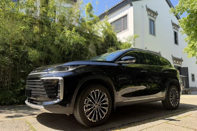 Used EXEED Lingyun 2025 300T Two-Wheel Drive Starry Edition