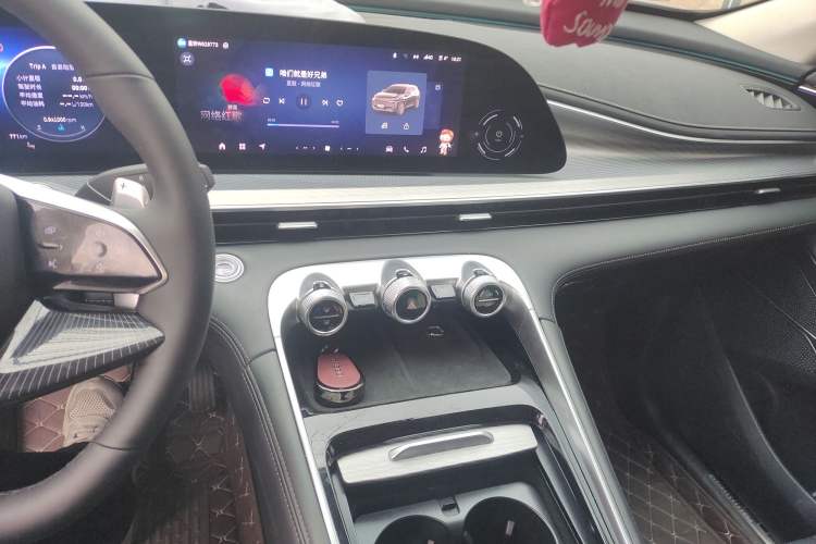 Used EXEED Lingyun 2025 Model 300T Two-Wheel-Drive Moonlit Night Edition Audio And AC Panel