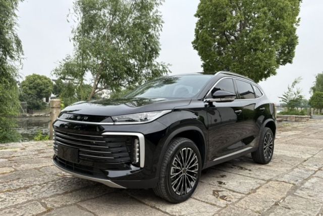 Used EXEED Lingyun 2025 300T Two-Wheel Drive Starry Edition