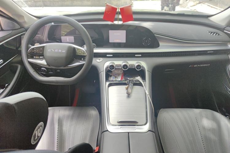 Used EXEED Lingyun 2025 300T Two-Wheel Drive Starry Edition Center Console