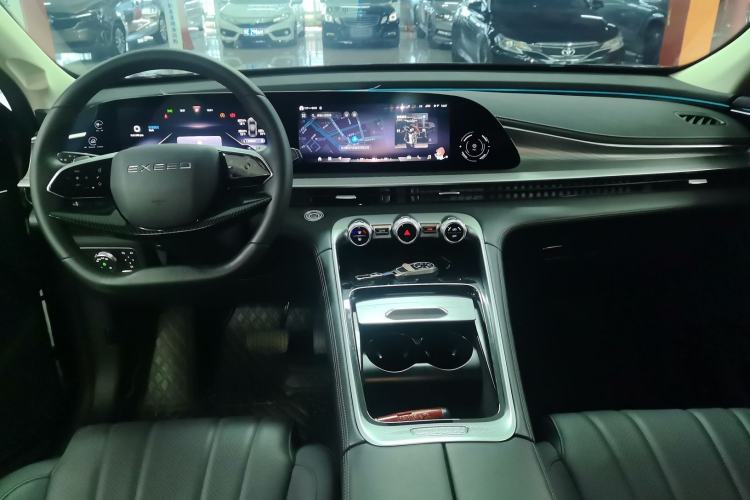 Used EXEED Lingyun 2025 300T Two-Wheel Drive Starry Edition Center Console
