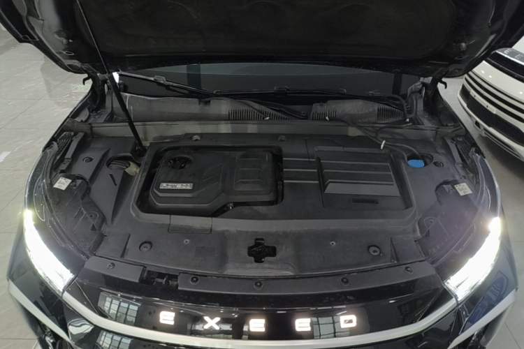 Used EXEED Lingyun 2025 400T Four-Wheel Drive Star Prestige Edition Engine Bay