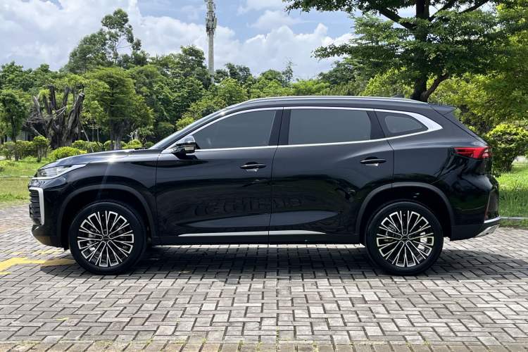 Used EXEED Lingyun 2025 300T Two-Wheel Drive Starry Edition Exterior 6