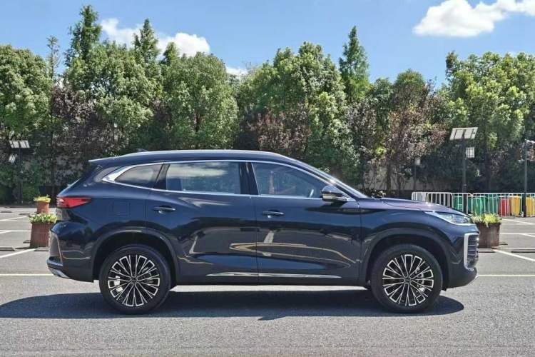Used EXEED Lingyun 2025 300T Two-Wheel Drive Starry Edition Exterior 8