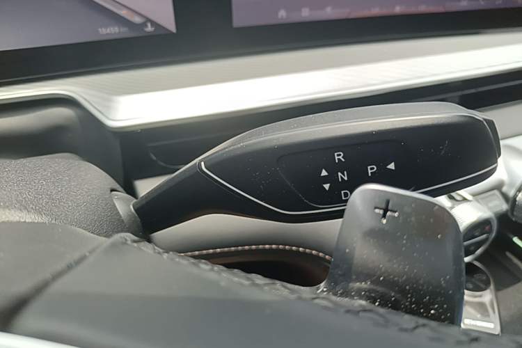 Used EXEED Lingyun 2025 300T Two-Wheel Drive Starry Edition Gear Lever