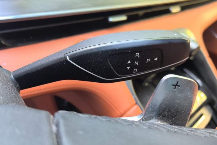 Used EXEED Lingyun 2025 300T Two-Wheel Drive Starry Edition Gear Lever