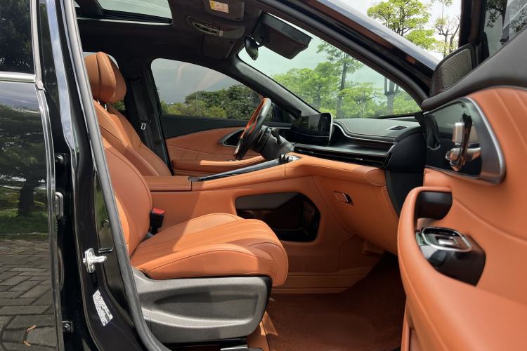 Used EXEED Lingyun 2025 300T Two-Wheel Drive Starry Edition Interior 2