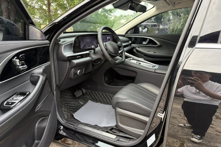 Used EXEED Lingyun 2025 300T Two-Wheel Drive Starry Edition Interior 2