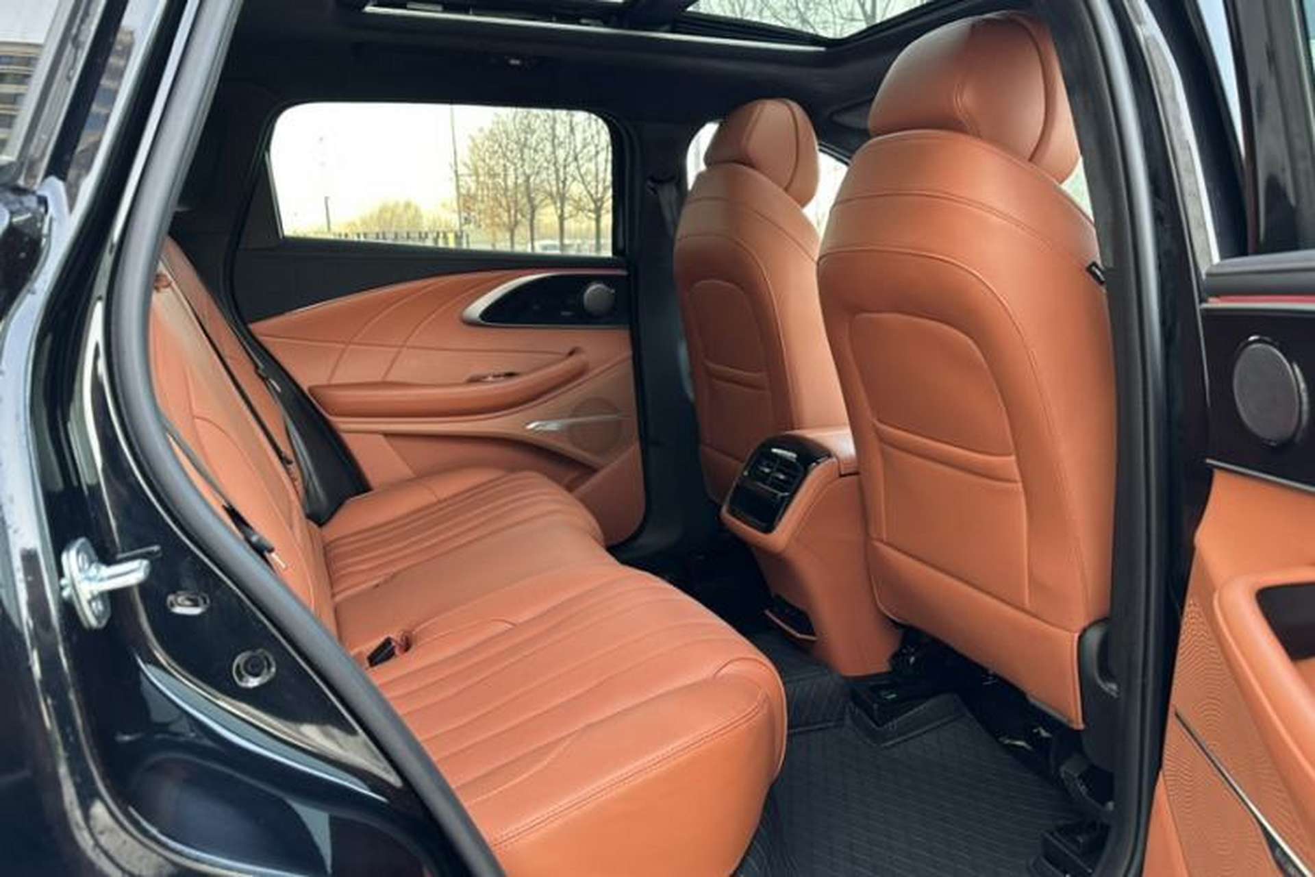 Used EXEED Lingyun 2025 400T Two-Wheel-Drive Yeyue Edition Interior 2