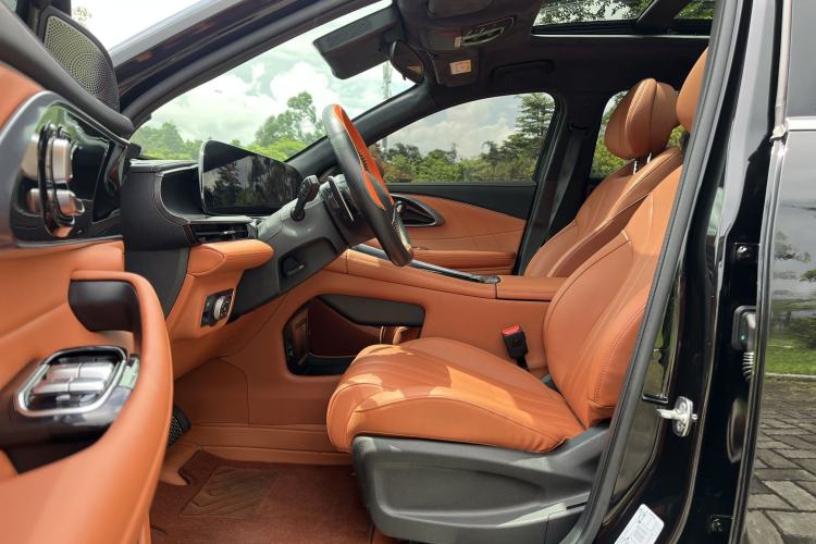 Used EXEED Lingyun 2025 300T Two-Wheel Drive Starry Edition Interior 3