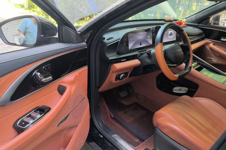 Used EXEED Lingyun 2025 300T Two-Wheel Drive Starry Edition Interior 3