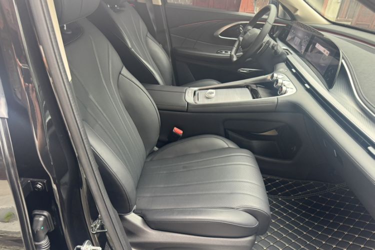 Used EXEED Lingyun 2025 300T Two-Wheel Drive Starry Edition Interior 3