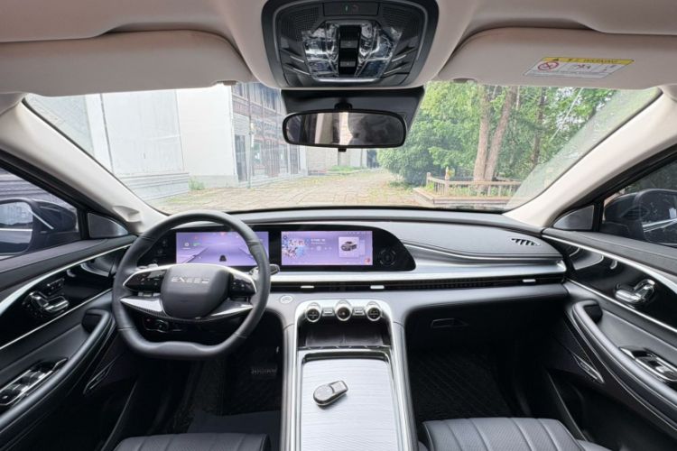 Used EXEED Lingyun 2025 300T Two-Wheel Drive Starry Edition Interior 4