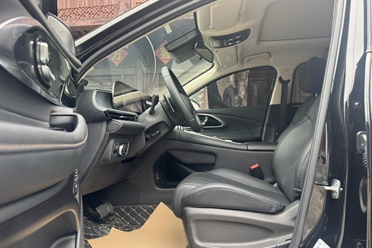 Used EXEED Lingyun 2025 300T Two-Wheel Drive Starry Edition Interior 4