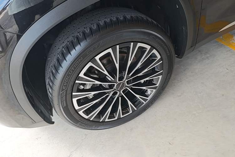 Used EXEED Lingyun 2025 300T Two-Wheel Drive Starry Edition Left Front Wheel Hub