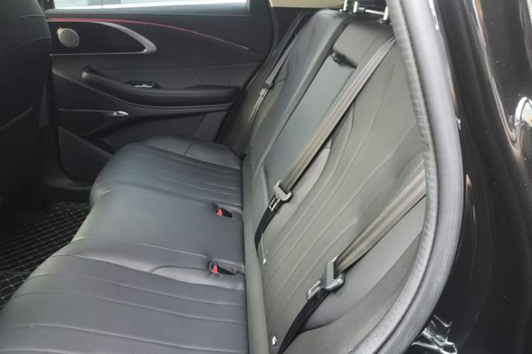 Used EXEED Lingyun 2025 300T Two-Wheel Drive Starry Edition Left Rear Seat