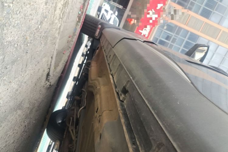 Used EXEED Lingyun 2025 300T Two-Wheel Drive Starry Edition Left Side Sill