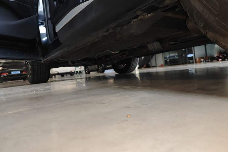 Used EXEED Lingyun 2025 300T Two-Wheel Drive Starry Edition Left Side Sill