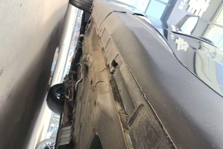 Used EXEED Lingyun 2025 300T Two-Wheel Drive Starry Edition Left Side Sill