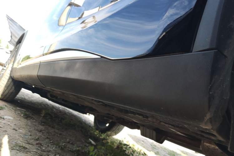 Used EXEED Lingyun 2025 300T Two-Wheel Drive Starry Edition Left Side Sill