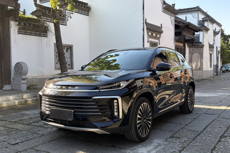 EXEED Lingyun 2025 Model 400T Four-Wheel-Drive Moonlit Night Edition