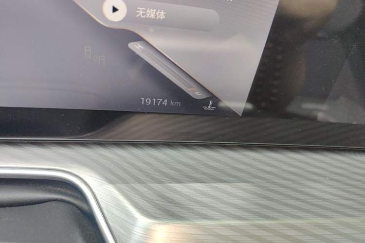 Used EXEED Lingyun 2025 300T Two-Wheel Drive Starry Edition Odometer Close Up