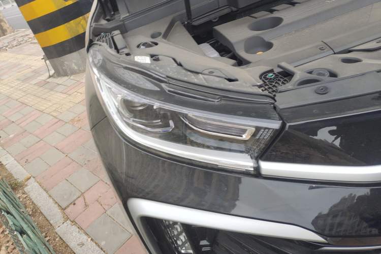 Used EXEED Lingyun 2025 Model 300T Two-Wheel-Drive Moonlit Night Edition Right Front Headlight