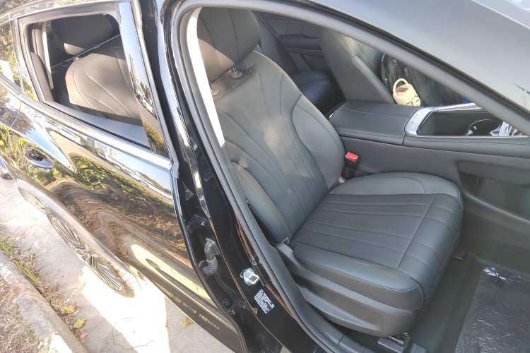 Used EXEED Lingyun 2025 400T Four-Wheel-Drive International Version Right Front Seat