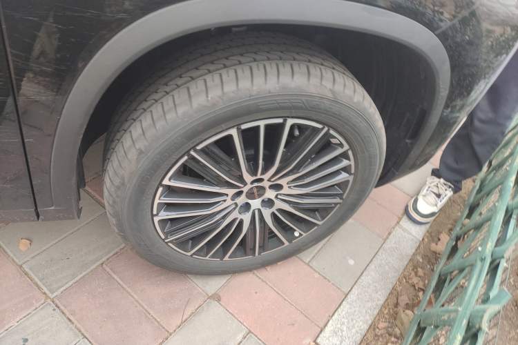 Used EXEED Lingyun 2025 Model 300T Two-Wheel-Drive Moonlit Night Edition Right Front Wheel Hub
