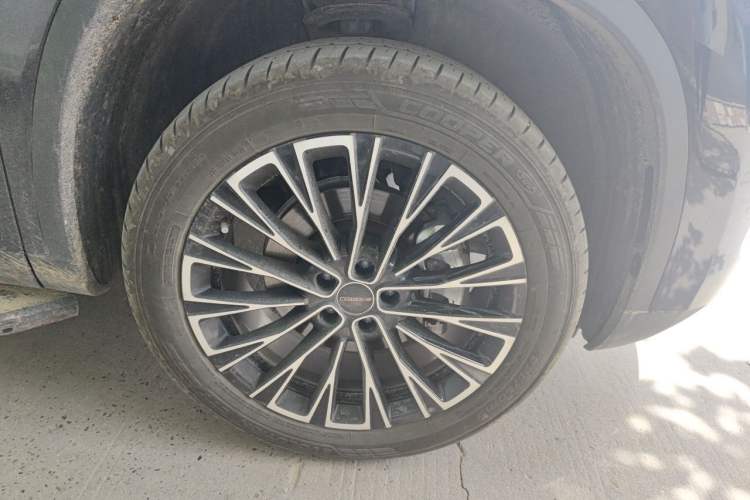 Used EXEED Lingyun 2025 300T Two-Wheel Drive Starry Edition Right Front Wheel Hub