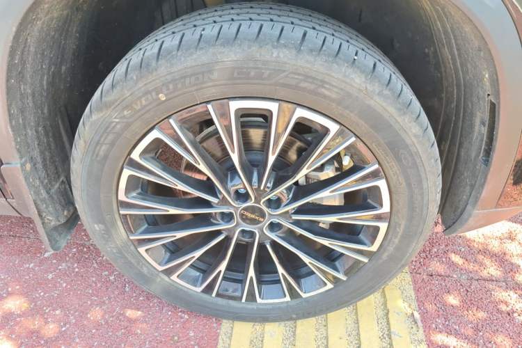 Used EXEED Lingyun 2025 300T Two-Wheel Drive Starry Edition Right Front Wheel Hub