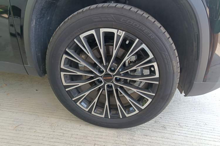 Used EXEED Lingyun 2025 300T Two-Wheel Drive Starry Edition Right Front Wheel Hub